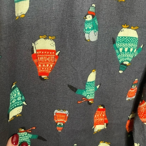 OLD NAVY Holiday Christmas Sweater Penguin PJ pants Mens M/Woman’s L - Picture 4 of 5